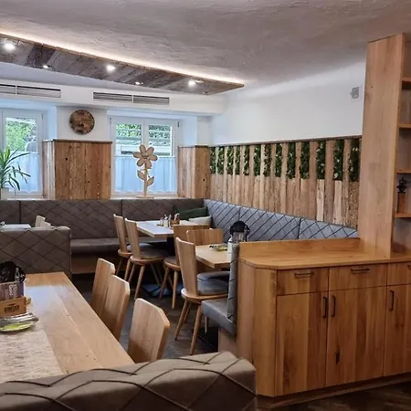 Apartment Gaisbergblick *